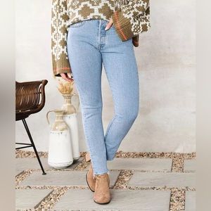 Levi’s 501 Original High Rise Skinny Jeans in Tango Talks Light Wash NEW